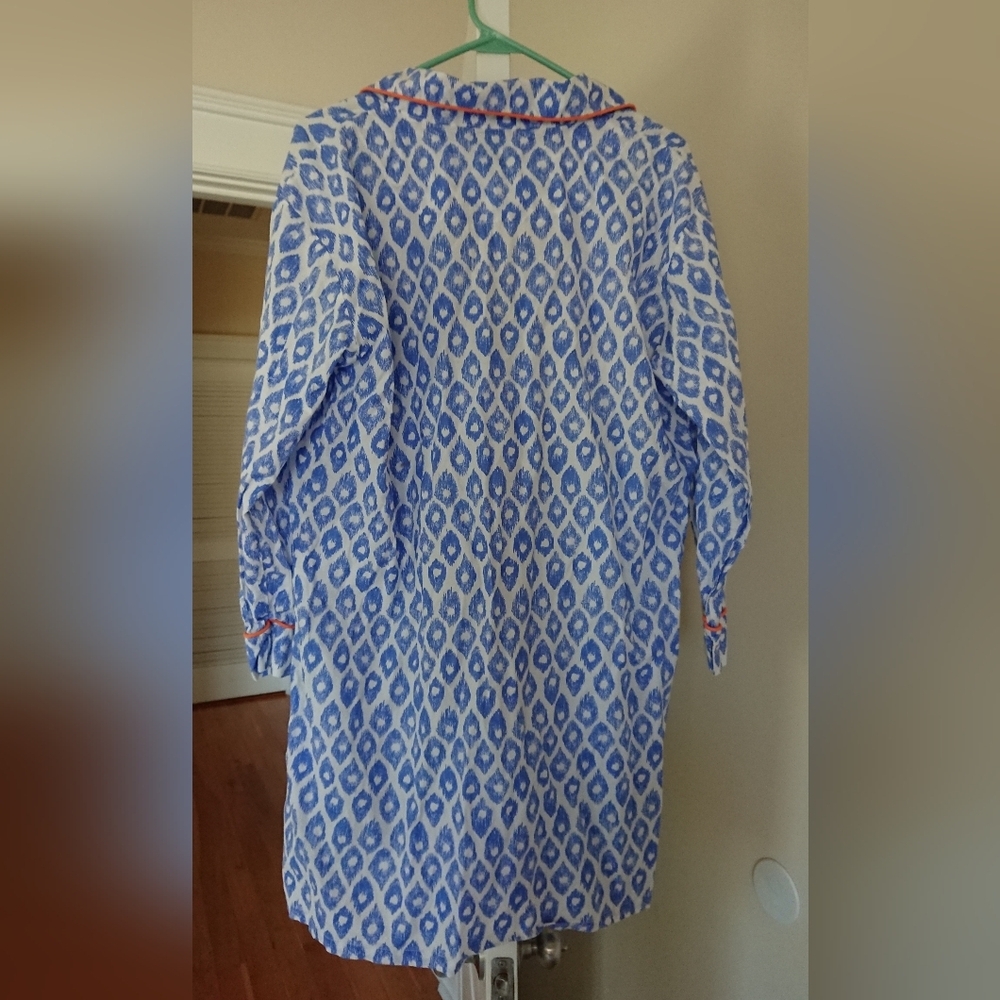 Marigot the Blue and white Patterned classic Pajama nightshirt size L - Picture 2 of 15